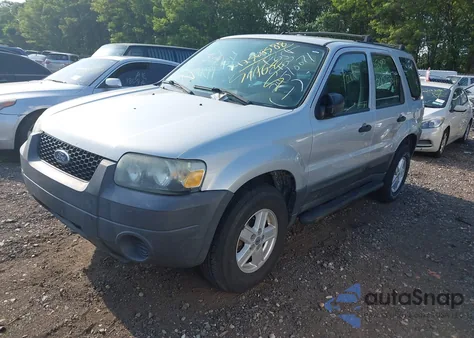 2005 Ford Escape Xls из США, поврежденный, VIN 1FMYU92Z75DA08793